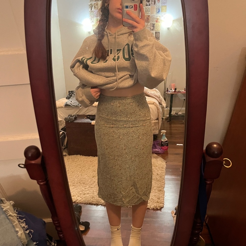 Brandy Melville Green Floral Midi Skirt